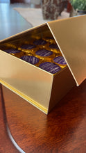 Load image into Gallery viewer, Gennaro’s Signature Alfajores Wrapped in Gold Foil