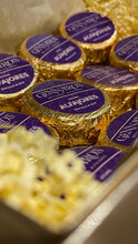 Load image into Gallery viewer, Gennaro’s Signature Alfajores Wrapped in Gold Foil